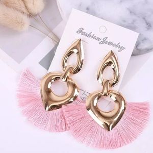 🎀NWT Bohemian Heart Shaped Golden Silk Threads Drop Earrings